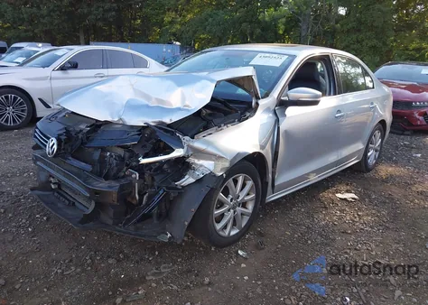 2014 Volkswagen Jetta Se z USA, uszkodzony, nr VIN 3VWD17AJ2EM421573